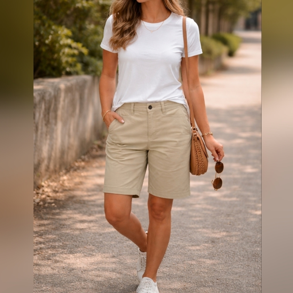 Eddie Bauer Khaki Cotton Blend Casual Shorts Women’s Mid-Rise Outdoor Everyday